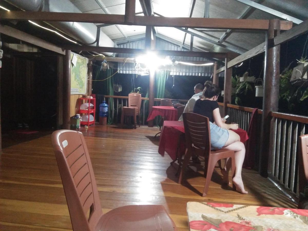 Tran Xuan Homestay Ba Be Village מראה חיצוני תמונה